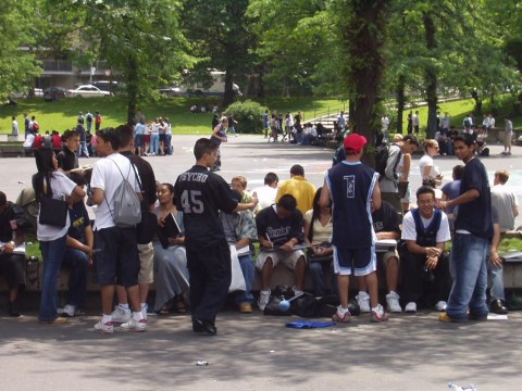 damn there r a lot of pics of suhaib and ppl